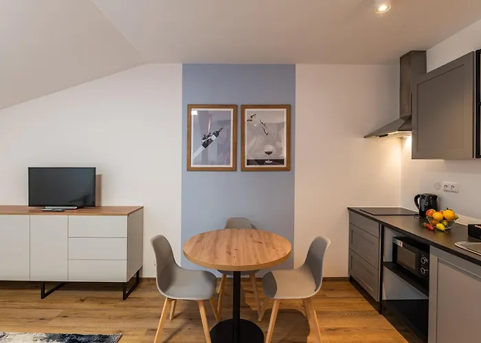 Restovna ゲストハウス 3*