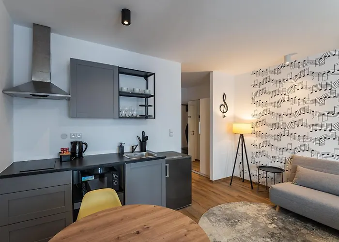 ゲストハウス Restovna Jíloviště