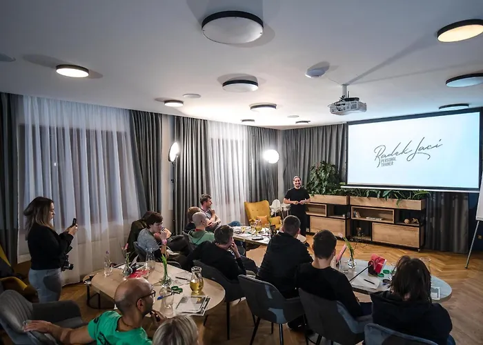 ゲストハウス Restovna 3*