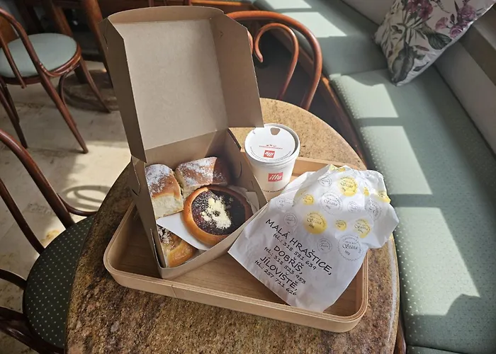 ゲストハウス Restovna 3*